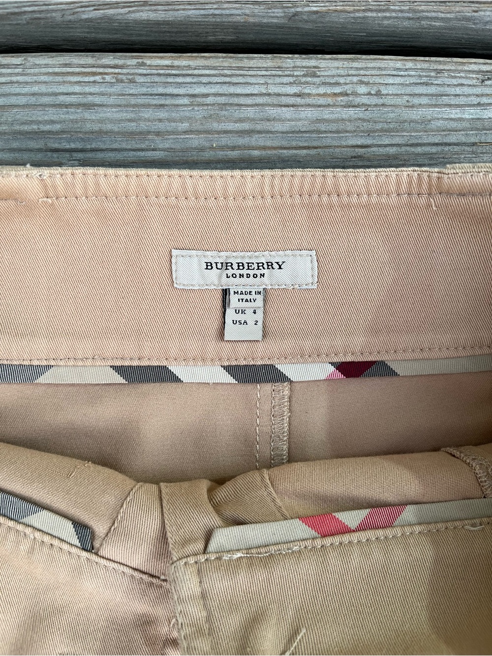 Burberry Beige Button-Front Pencil Skirt with Utility Pockets - Picture 2 of 4
